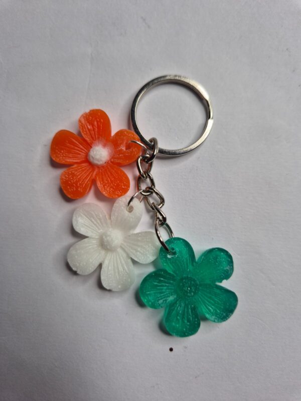 tricolour flowers keychains 3