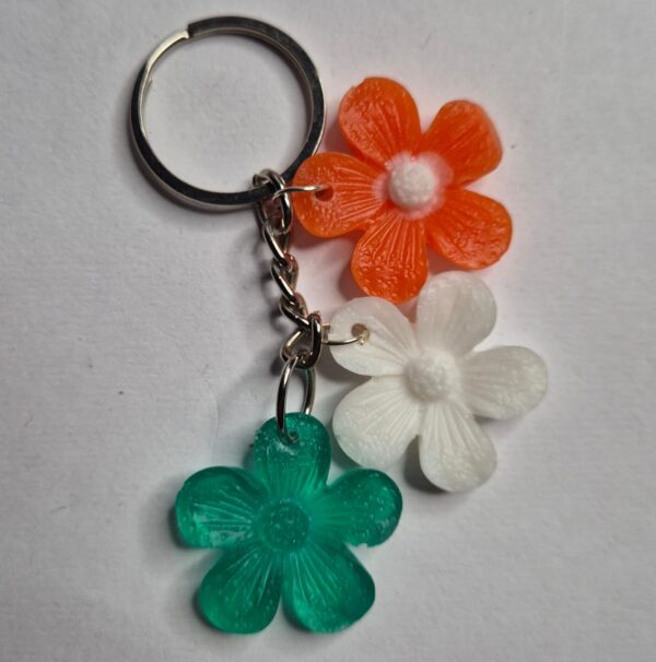 tricolour flowers keychains 1