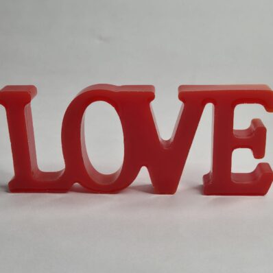 love show piece red